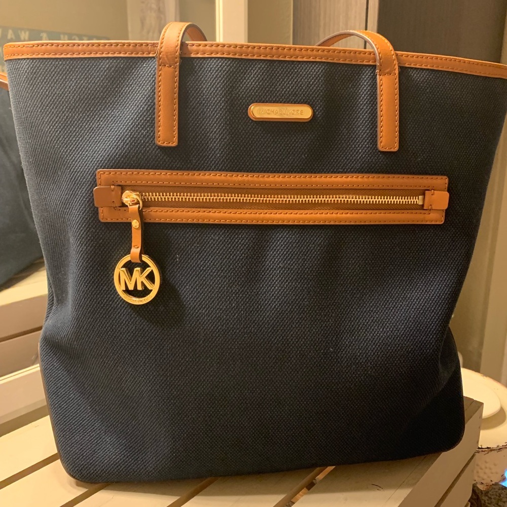 Large Michael Kors tote- Navy and Brown